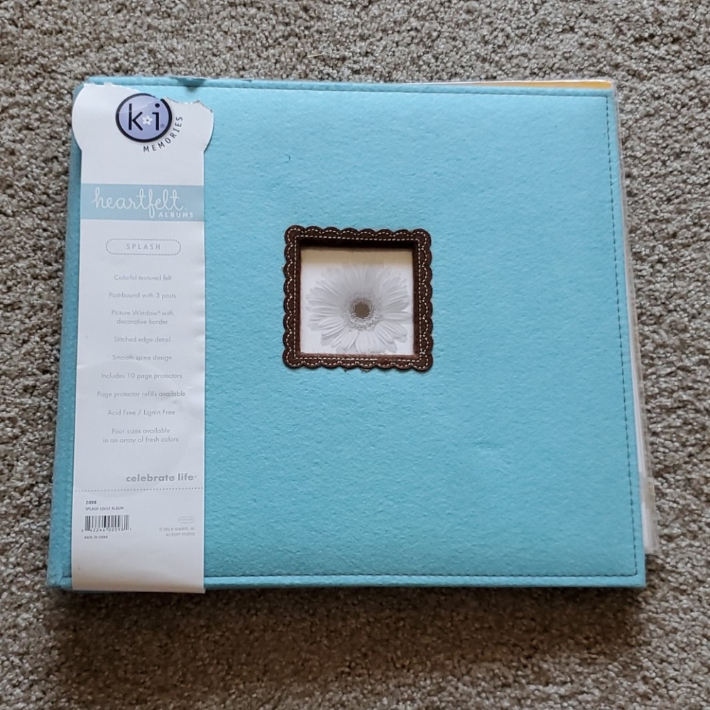 K.I. Memories Scrapbook with refillable sheets